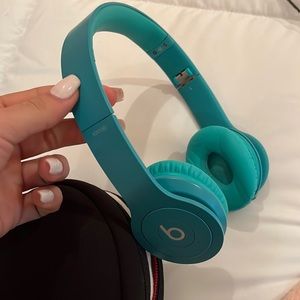 Electric blue Beats